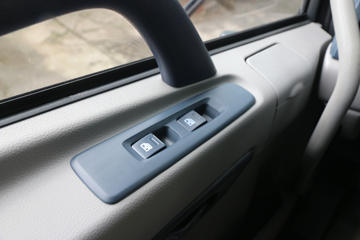 �������ó� �����ؿ� 220���� 4X2 9.6����ʽ�ػ�������(DFH5180XXYB1)ͼƬ