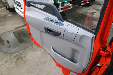 �������ó� �����ؿ� 220���� 4X2 9.6����ʽ�ػ�������(DFH5180XXYB1)ͼƬ