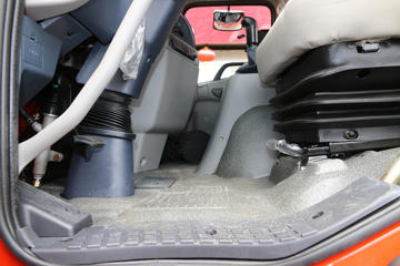 �������ó� �����ؿ� 220���� 4X2 9.6����ʽ�ػ�������(DFH5180XXYB1)ͼƬ