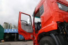 东风商用车 天龙重卡 220马力 4X2 9.6米厢式载货车底盘(DFH5180XXYB1)
