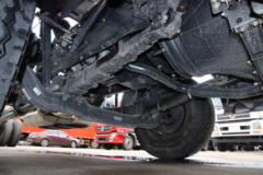 东风商用车 天龙重卡 220马力 4X2 9.6米厢式载货车底盘(DFH5180XXYB1)