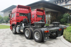 中国重汽 豪瀚J7B重卡 380马力 6X4危化品牵引车(ZZ4255N3246E1W)