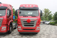 中国重汽 豪瀚J7B重卡 380马力 6X4危化品牵引车(ZZ4255N3246E1W)