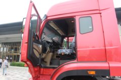 中国重汽 豪瀚J7B重卡 380马力 6X4危化品牵引车(ZZ4255N3246E1W)