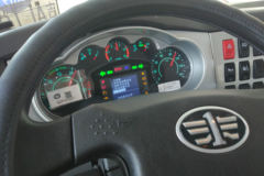 一汽解放 J6L中卡 质惠版 220马力 4X2 6.75米栏板载货车底盘(CA1180P62K1L4E5)