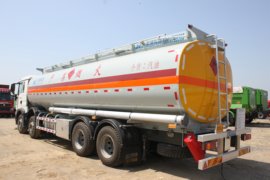 重汽豪沃(HOWO)底盘&nbsp;油罐车外观图片