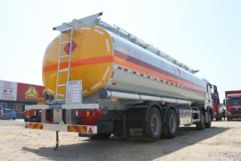 重汽豪沃(HOWO)底盘&nbsp;油罐车外观图片