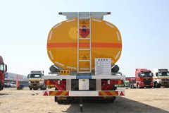 中国重汽 HOWO T5G 340马力 8X4 油罐车(运力牌)(LG5320GYYZ5)