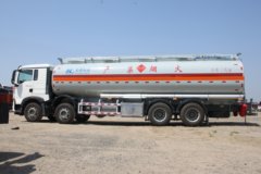 中国重汽 HOWO T5G 340马力 8X4 油罐车(运力牌)(LG5320GYYZ5)