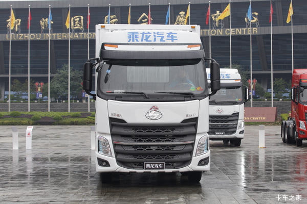 东风柳汽 乘龙H7重卡 2019款 460马力 8X4 9.47米厢式载货车