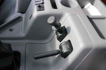 �������ó� �����ؿ� ������ 450���� 6X4ǣ����(DFH4250A4)ͼƬ