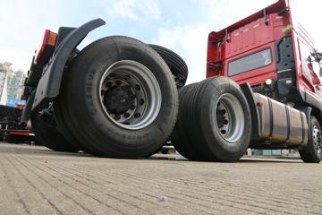 �������ó� �����ؿ� ������ 450���� 6X4ǣ����(DFH4250A4)ͼƬ