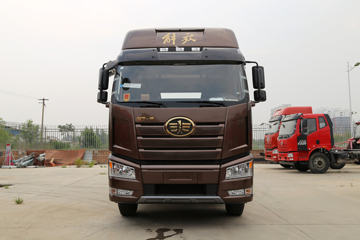 一汽解放 新J6P重卡 领航版 460马力 4X2牵引车(CA4180P66K24E5)