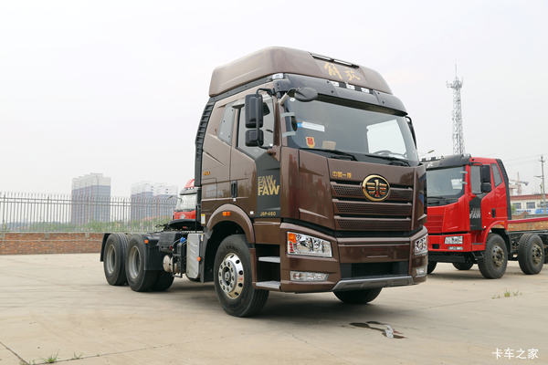 一汽解放 新J6P重卡 领航标载版 南方款 460马力 6X4牵引车(CA4250P66K24T1A1E5)