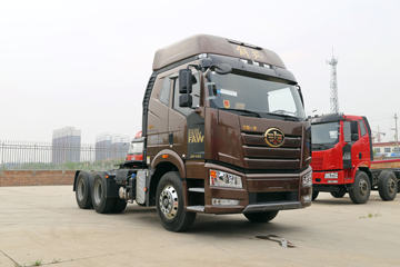 一汽解放 新J6P重卡 领航标载版 南方款 460马力 6X4牵引车(CA4250P66K24T1A1E5)