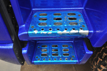 �������� �³���M3�п� 185���� 4X2 6.75�ײ�դʽ�ػ�������(LZ5161CCYM3AB)ͼƬ