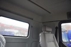 东风柳汽 新乘龙M3中卡 185马力 4X2 6.75米仓栅式载货车底盘(LZ5161CCYM3AB)