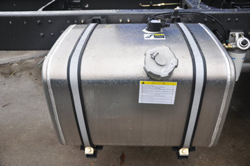 �������� �³���M3�п� 185���� 4X2 6.75�ײ�դʽ�ػ�������(LZ5161CCYM3AB)ͼƬ