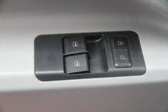 中国重汽HOWO 悍将 143马力 4.15米单排厢式轻卡(ZZ5047XXYF3315E145)