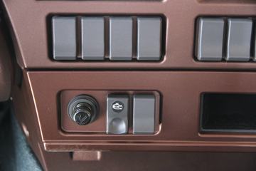 �й������ɶ����ó�(ԭ��������) W5B-H�ؿ� 340���� 4X2ǣ����(10��)(CDW4180A1T5)ͼƬ