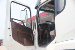 中国重汽成都商用车(原重汽王牌) W5B-H重卡 340马力 4X2牵引车(10挡)(CDW4180A1T5)