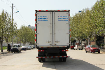 陕汽重卡底盘&nbsp;冷藏车外观图片