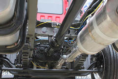 江淮 格尔发K5W重卡 标载型 380马力 8X4 9.5米厢式载货车(HFC5311XXYP1K6H45S4V)