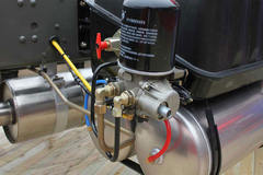 江淮 格尔发K5W重卡 标载型 380马力 8X4 9.5米厢式载货车(HFC5311XXYP1K6H45S4V)