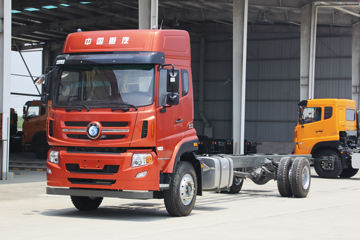 中国重汽成都商用车 W5B-H重卡 280马力 4X2 9.725米厢式载货车(法士特)(CDW5180XXYA1N5)