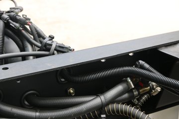 �ִ����ó� �µ�300M 129���� 4.18�׵�����ʽ�Ῠ����(CNJ5041XXYZDB33V)ͼƬ