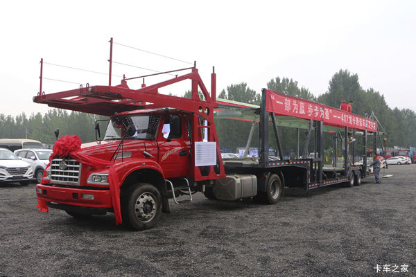 东风柳汽 龙卡重卡 270马力 4X2轿运长头牵引车(LZ4180G2AB)