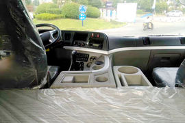 联合E系&nbsp;牵引车驾驶室                                               图片