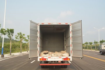 �ִ����ó� ʢͼH1 129���� 4.12�׵�����ʽ�Ῠ(CHM5041XXYGDC33V)ͼƬ