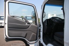 现代商用车(原四川现代)  盛图 129马力 4X2 扫路车