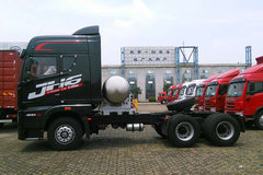 青岛解放 JH6重卡 400马力 6X4 LNG牵引车(CA4250P25K27T1E5M)