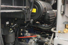 青岛解放 JH6重卡 400马力 6X4 LNG牵引车(CA4250P25K27T1E5M)