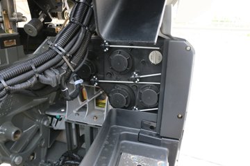 �й����� HOWO T7H�ؿ� ���а� 540���� 6X4ǣ����(ZZ4257W324HE1B)ͼƬ