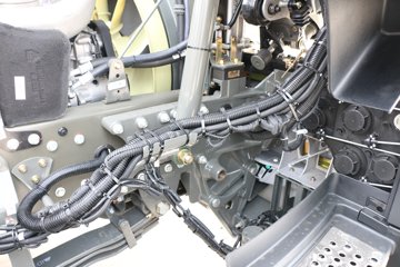 �й����� HOWO T7H�ؿ� ���а� 540���� 6X4ǣ����(ZZ4257W324HE1B)ͼƬ