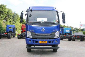 东风柳汽 乘龙L3 170马力 4X2 5.2米排半厢式载货车(LZ5160XXYM3AB)外观图片