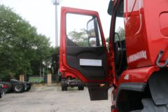 东风柳汽 乘龙H5重卡 375马力 6X4牵引车(LZ4250H5DB)