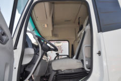 东风商用车 天龙重卡 270马力 4X2 9.6米厢式载货车底盘(DFH5180XXYAX1)