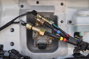 �������ó� �����ؿ� 270���� 4X2 9.6����ʽ�ػ�������ͼƬ