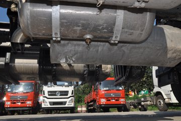 �������ó� �����ؿ� 270���� 4X2 9.6����ʽ�ػ�������ͼƬ