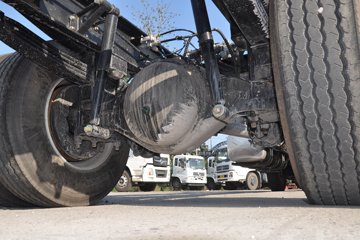 �������ó� �����ؿ� 270���� 4X2 9.6����ʽ�ػ�������ͼƬ