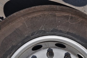 �������ó� �����ؿ� 270���� 4X2 9.6����ʽ�ػ�������ͼƬ