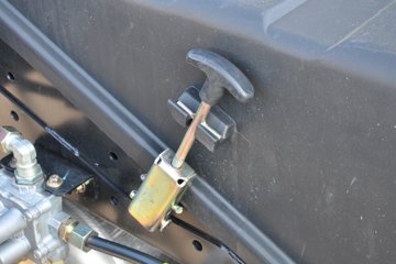 �������ó� �����ؿ� 270���� 4X2 9.6����ʽ�ػ�������ͼƬ