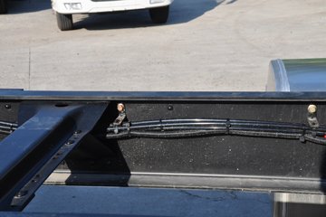 �������ó� �����ؿ� 270���� 4X2 9.6����ʽ�ػ�������ͼƬ