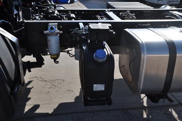 �������ó� �����ؿ� 270���� 4X2 9.6����ʽ�ػ�������ͼƬ