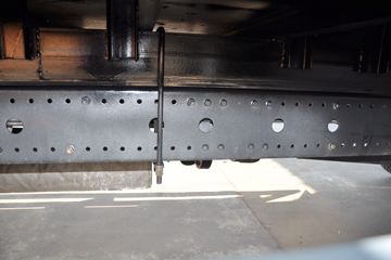 �������ó� ����п� 180���� 4X2 7.7����ʽ�ػ���(DFH5160XXYBX2JV)ͼƬ