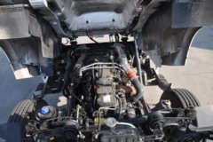 东风商用车 天龙重卡 270马力 4X2 9.6米厢式载货车底盘(DFH5180XXYAX1)